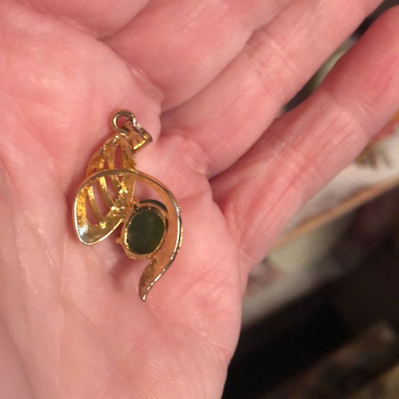 Faux Gold & Genuine Jade Pendant - Picture 4 of 8